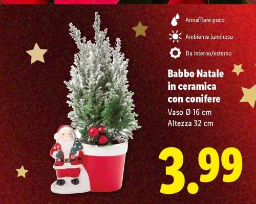 Babbo Natale in ceramica con conifere